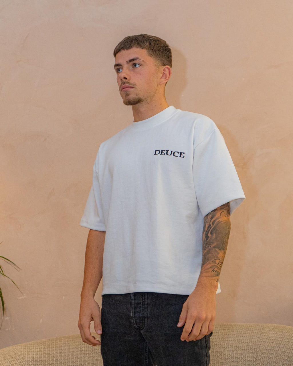 THE SIGNATURE T-SHIRT - WHITE