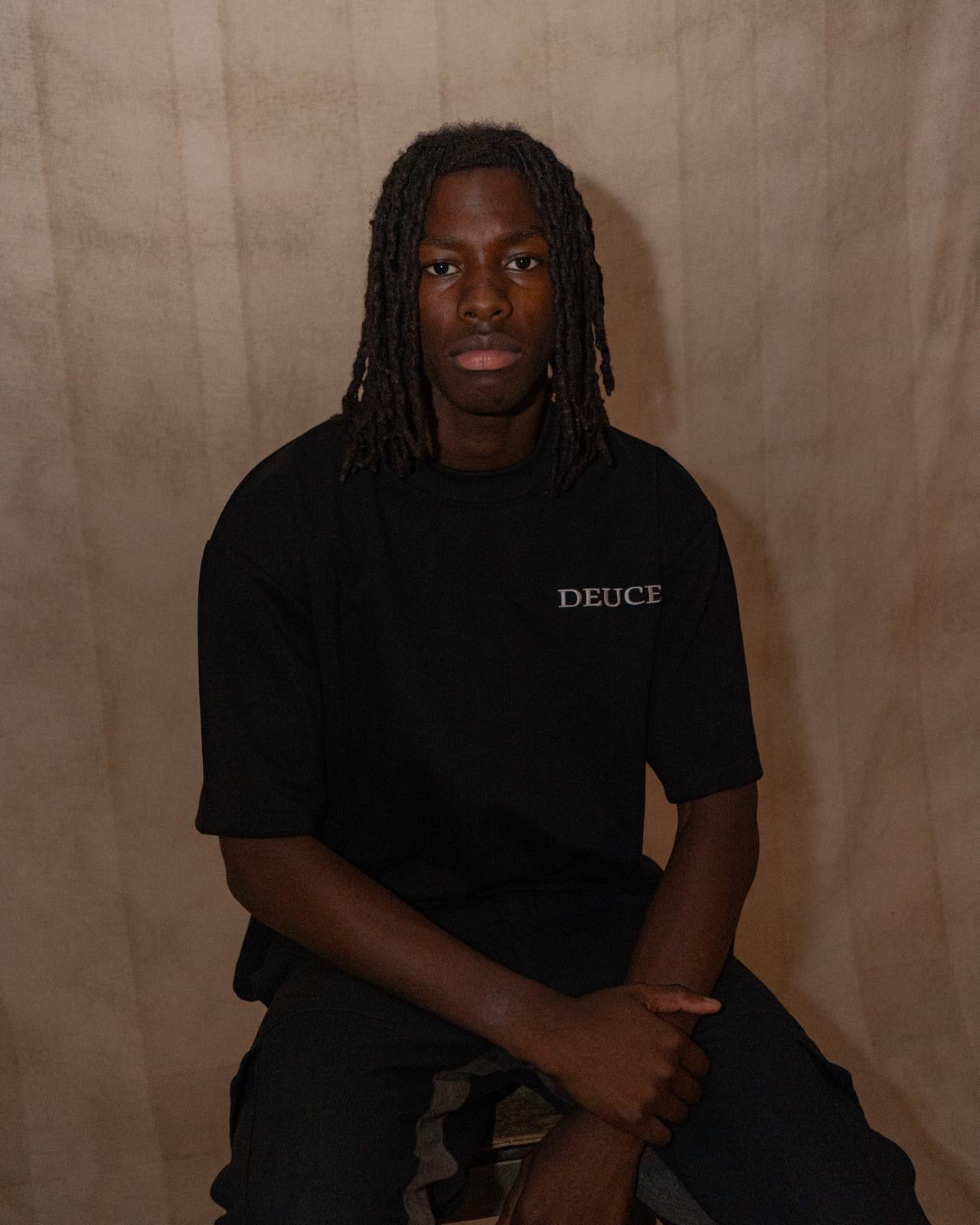 THE SIGNATURE T-SHIRT - BLACK