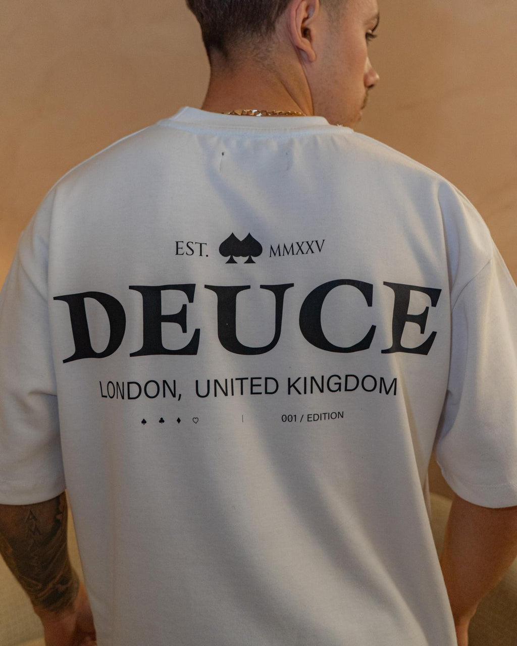 THE SIGNATURE T-SHIRT - WHITE